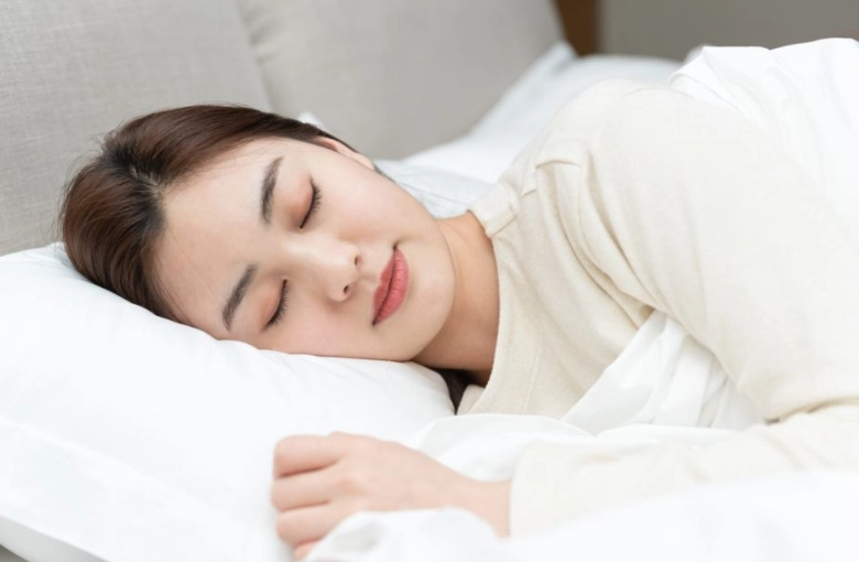 ideal sleeping position