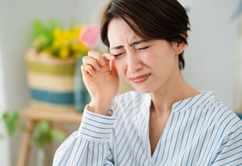 dry eyes from lack of sleep