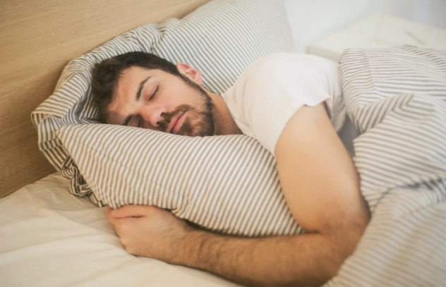 How to sleep better at night naturally