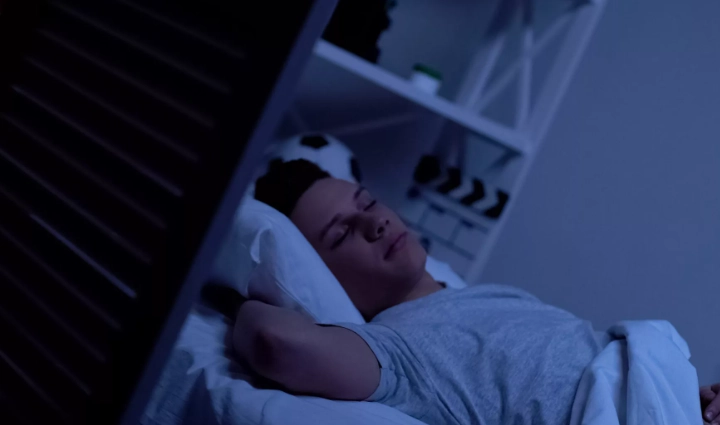 sleep positions to reduce anxiety